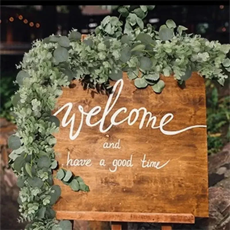 Guirlanda de Eucalipto com Flores e Bagas