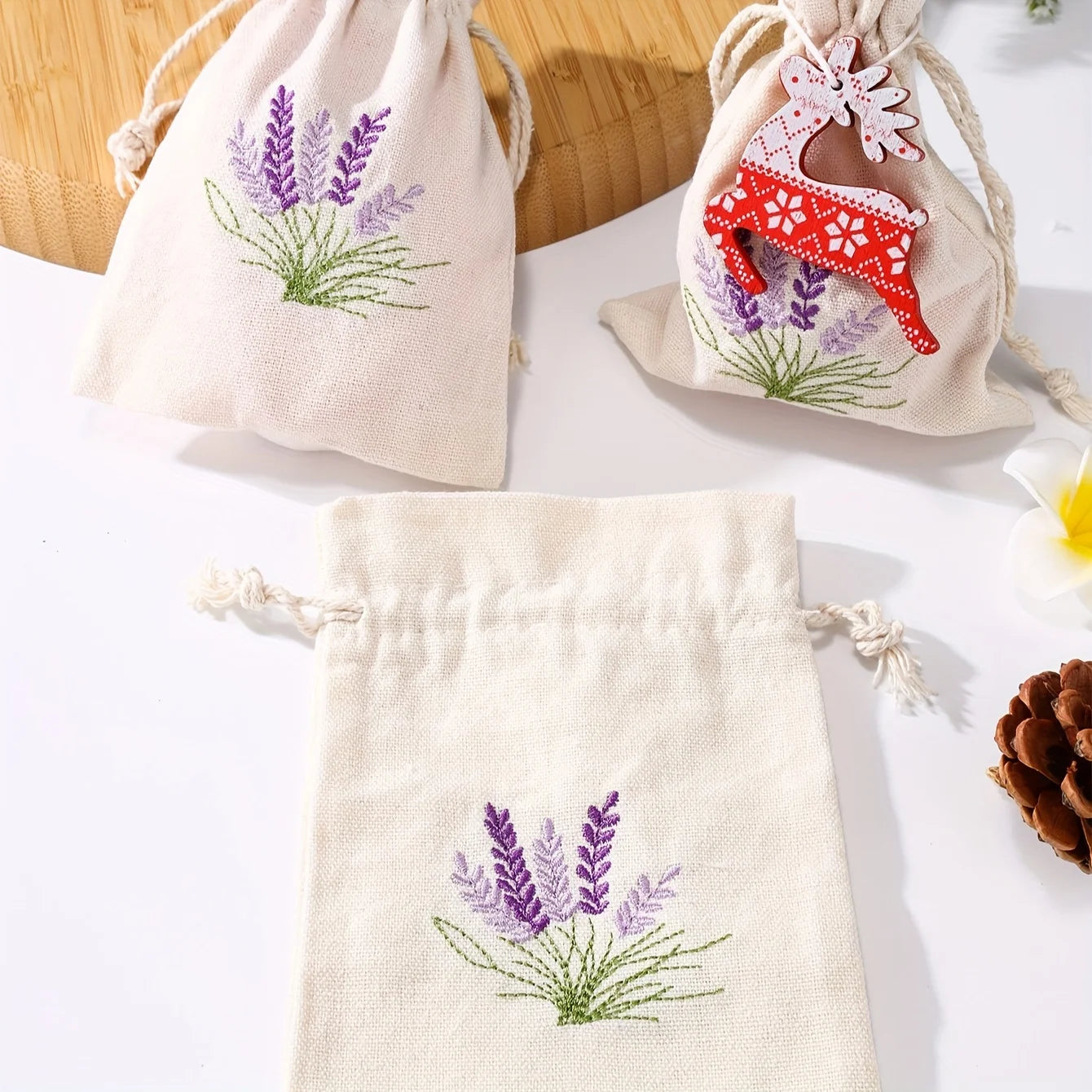 Kit Saquinhos de Lavanda com Cordão – Casamento e Eventos