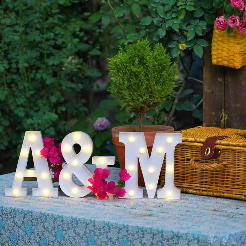 Letras e Números de LED (16cm) – Luminária Decorativa